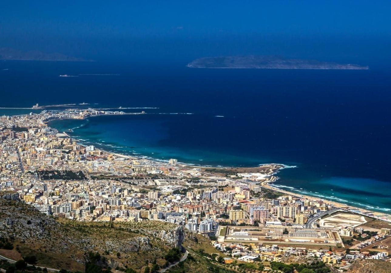 Casinadellepalme Appartamento In Centro Zona Porto Trapani Luaran gambar